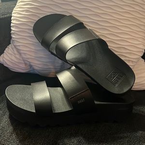 COPY - Reef Women’s size 10 Black Sandals